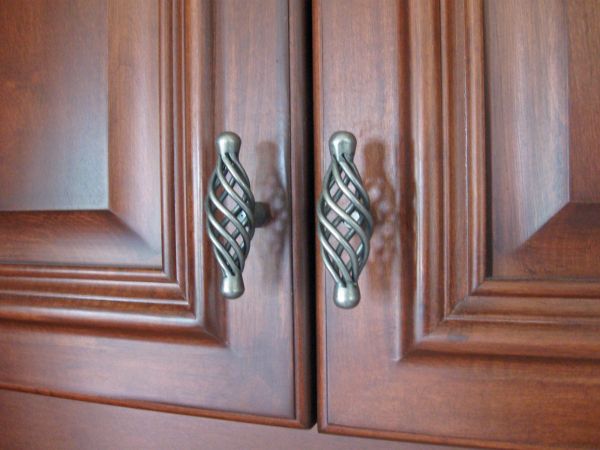 Cabinet Hardware Repair in Midlothian